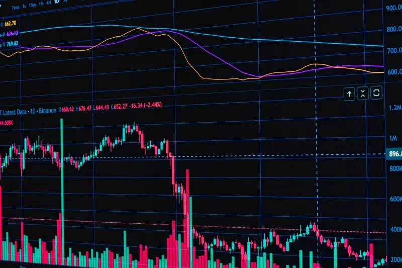 Shorting the Storm: Why Betting Against Crypto Volatility Wrecks More Bankrolls Than Just Going Long